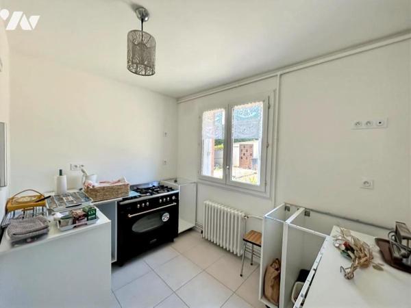A VENDRE - MAISON DE PLAIN PIED - LAVAL 