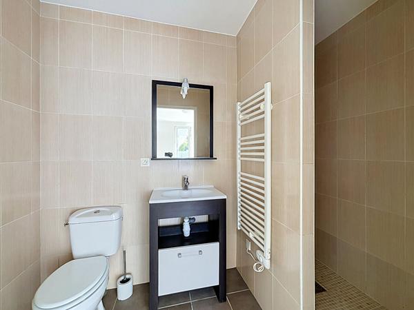 Ensemble immobilier locatif à AYTRE avec 3 appartements
