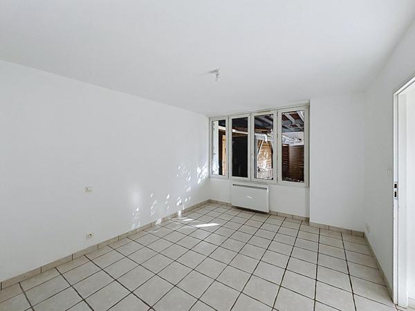 Ensemble immobilier locatif à AYTRE avec 3 appartements