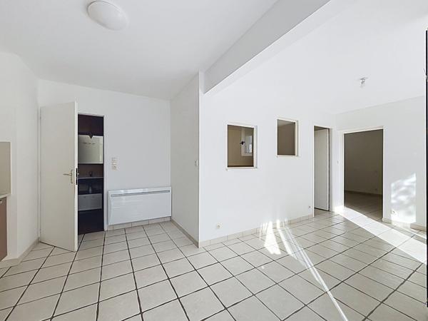 Ensemble immobilier locatif à AYTRE avec 3 appartements