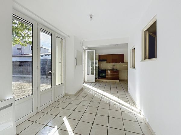 Ensemble immobilier locatif à AYTRE avec 3 appartements