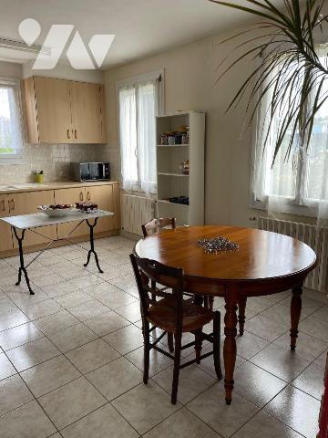 A VENDRE, PLESTIN LES GREVES,

Découvrez cette jolie maison,  située au centre de la commune....