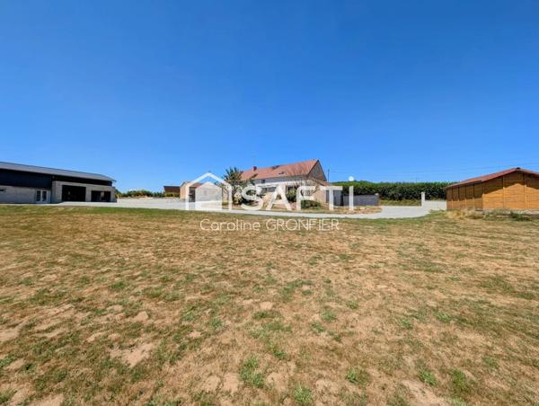 Longère en pierre rénovée avec piscine et atelier