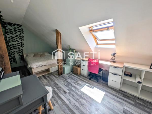 Longère en pierre rénovée avec piscine et atelier