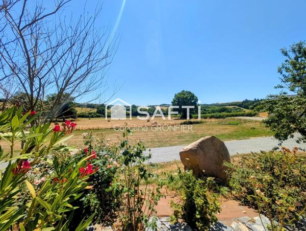 Longère en pierre rénovée avec piscine et atelier