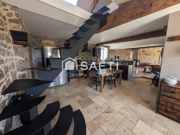 Longère en pierre rénovée avec piscine et atelier