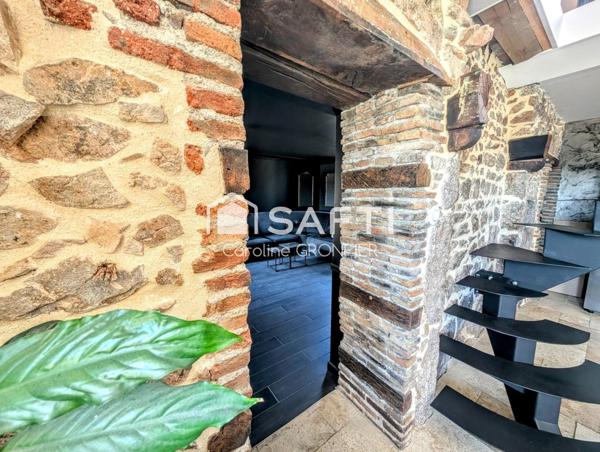 Longère en pierre rénovée avec piscine et atelier