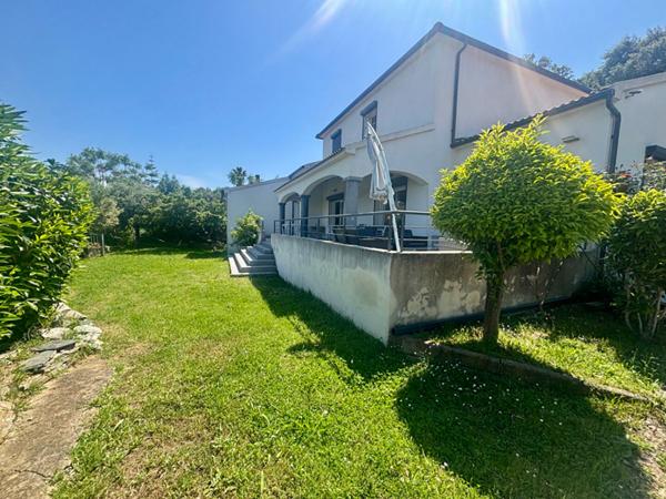 Maison Borgo 5 pièce(s) 212.70 m2