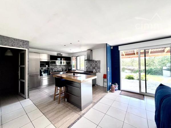 A ST LEU D'ESSERENT: Maison de 130m² confortable et agréable située à 10 minutes de Chantilly et de Gouvieux.