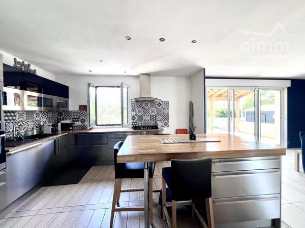A ST LEU D'ESSERENT: Maison de 130m² confortable et agréable située à 10 minutes de Chantilly et de Gouvieux.