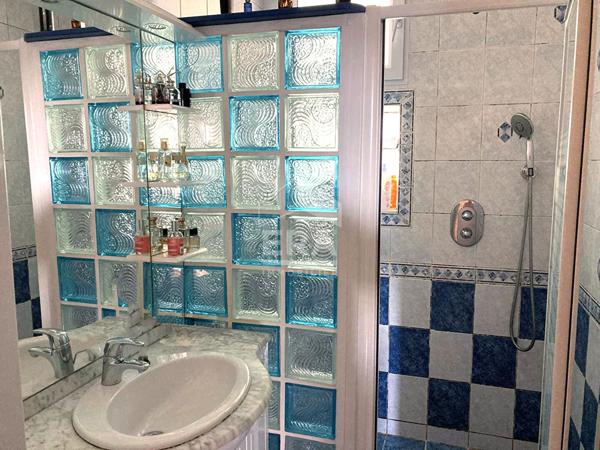 Maison plain pied Lagord , 2 chambres possibilité 3, garage et jardin.