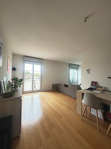 Beau T2:  Résidence  sécurisée Hausmann à Bergerac