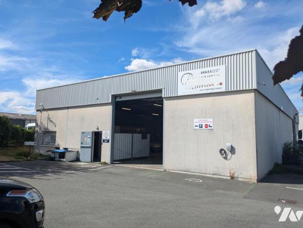LOCAUX COMMERCIAUX
