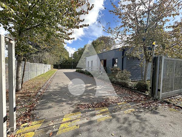 Local commercial 6 pièces 81.67 m2
