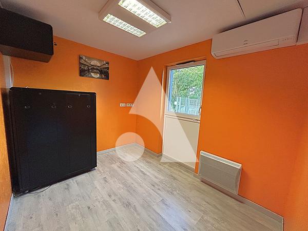Local commercial 6 pièces 81.67 m2