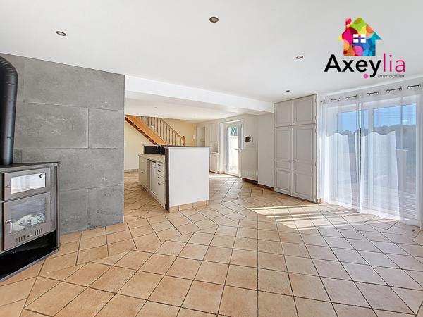 Charlieu (42190) A VENDRE - 5 MIN DE CHARLIEU - MAISON RENOVEE 4 CHAMBRES