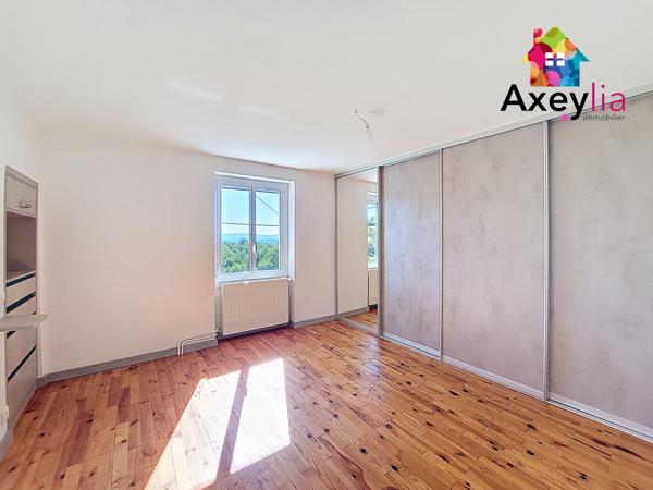 Charlieu (42190) A VENDRE - 5 MIN DE CHARLIEU - MAISON RENOVEE 4 CHAMBRES