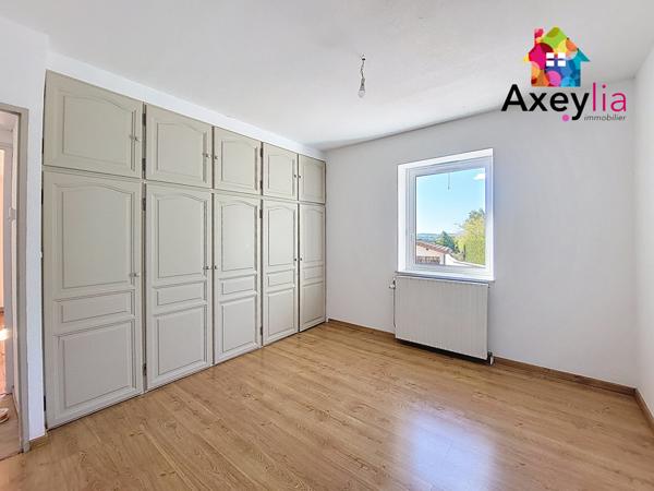 Charlieu (42190) A VENDRE - 5 MIN DE CHARLIEU - MAISON RENOVEE 4 CHAMBRES