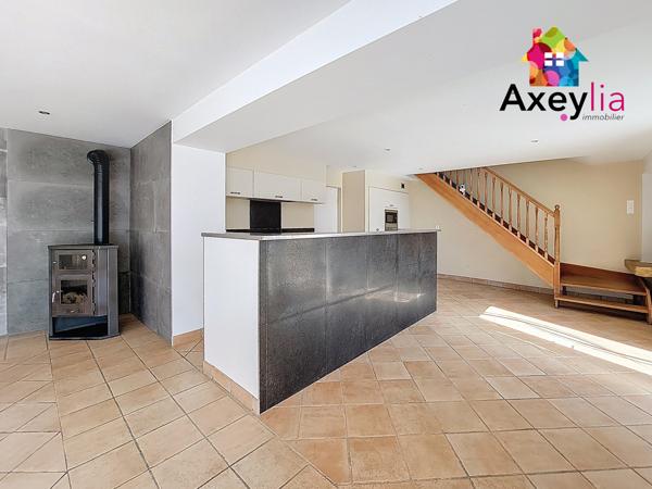 Charlieu (42190) A VENDRE - 5 MIN DE CHARLIEU - MAISON RENOVEE 4 CHAMBRES