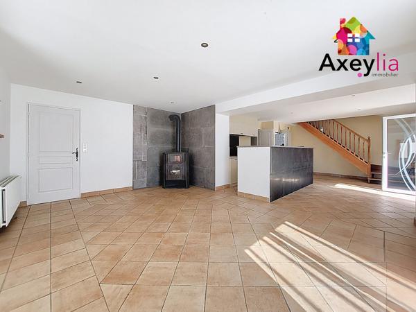 Charlieu (42190) A VENDRE - 5 MIN DE CHARLIEU - MAISON RENOVEE 4 CHAMBRES