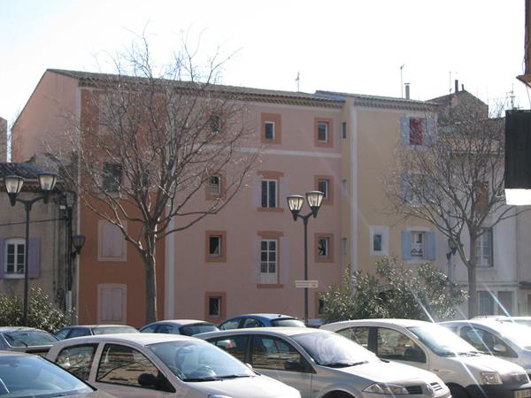 STUDIO CENTRE VILLE EN RDC AVEC EMPLACEMENT PARKING RESERVE
