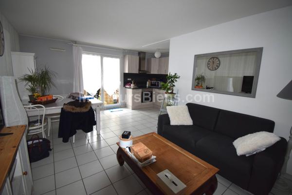  LAVAL - Appartement 2 chambres avec balcon et parking