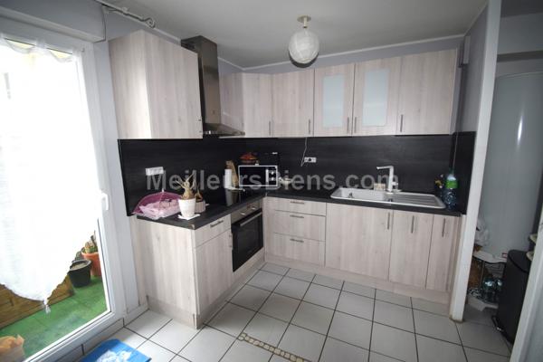  LAVAL - Appartement 2 chambres avec balcon et parking