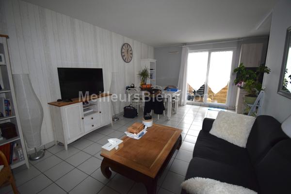  LAVAL - Appartement 2 chambres avec balcon et parking