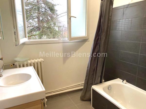 En vente pour famille avec enfant à Sèvres : appartement