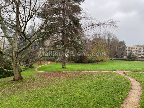 En vente pour famille avec enfant à Sèvres : appartement