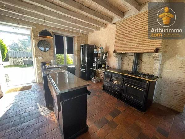 Vente                                                      Maison
                        
                     5 pièces                      214 m2                     à Villorceau