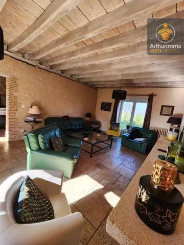 Vente                                                      Maison
                        
                     5 pièces                      214 m2                     à Villorceau