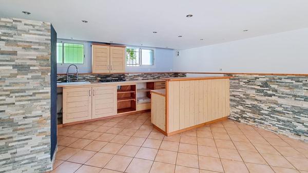 Secteur recherché - Maison familiale avec garage 35m2 - Piscine - Jardin exposé sud