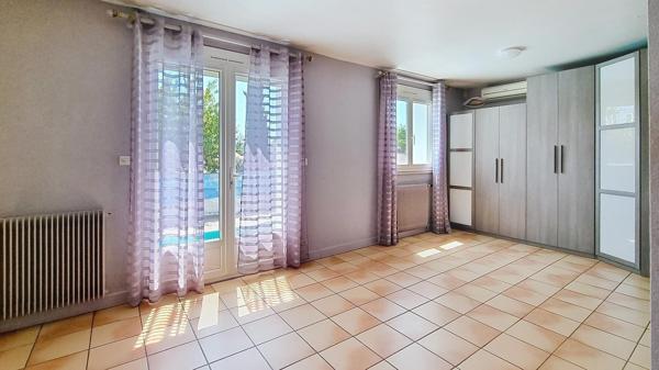 Secteur recherché - Maison familiale avec garage 35m2 - Piscine - Jardin exposé sud