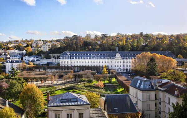 SEVRES BRANCAS Maison 1920  plein sud avec magnifique vue et potentiel d'aménagement!