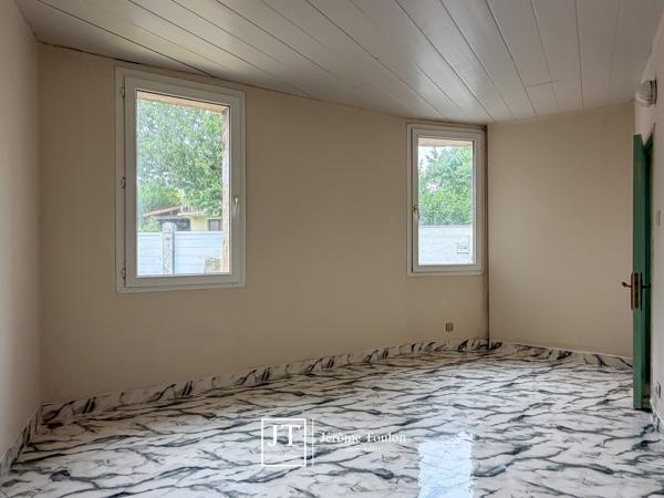 Appartement
                                                                                                                                                                                                                                                                                                                        3 pièce(s)                                                                                                                                                                                                          2 chambre(s)                                                                                                                                                                                                          42  m²