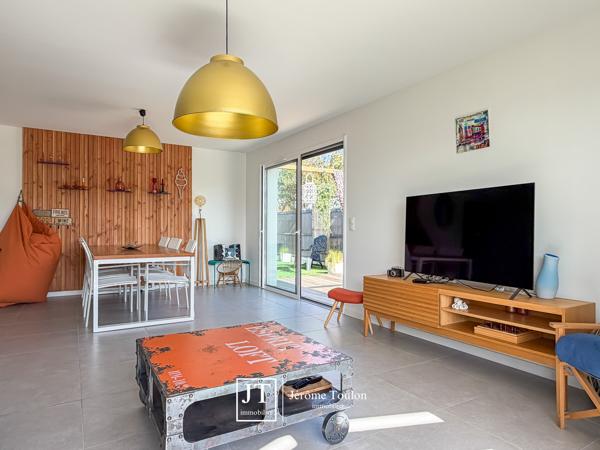 Maison
                                                                                                                                                                                                                                                                                                                        4 pièce(s)                                                                                                                                                                                                          3 chambre(s)                                                                                                                                                                                                          100  m²