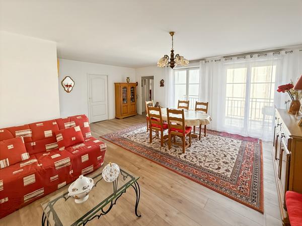 COEUR DE VILLE Appartement F3 de 67 m2 avec terrasse de 9 m2, 1 place de parking en sous-sol sol