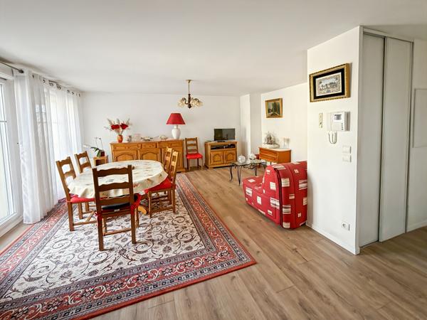 COEUR DE VILLE Appartement F3 de 67 m2 avec terrasse de 9 m2, 1 place de parking en sous-sol sol