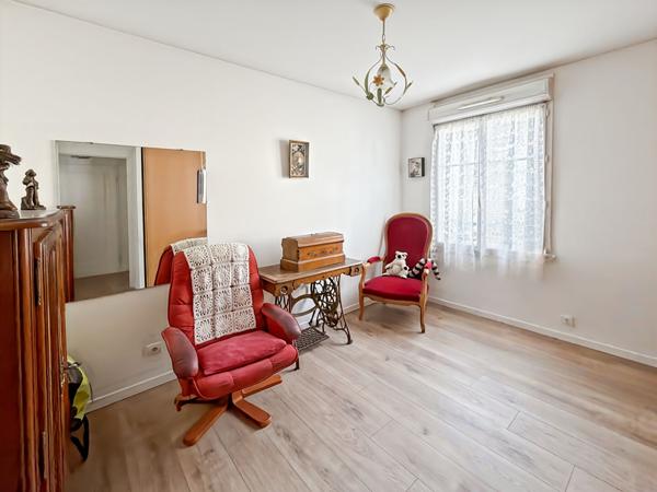 COEUR DE VILLE Appartement F3 de 67 m2 avec terrasse de 9 m2, 1 place de parking en sous-sol sol