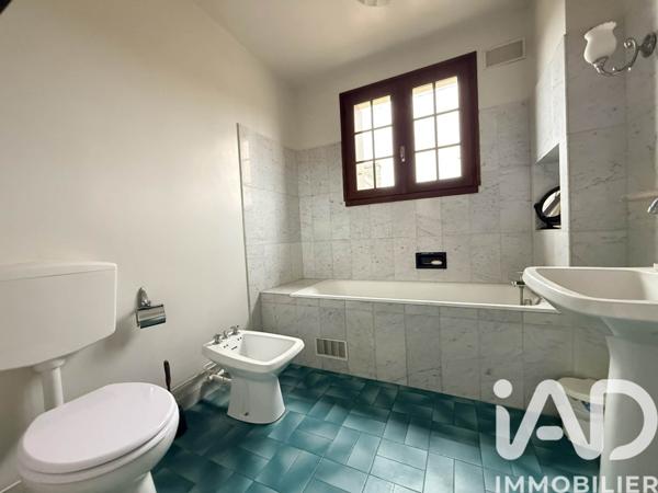 Maison à vendre 10 pièces 197 m² Isigny-le-Buat