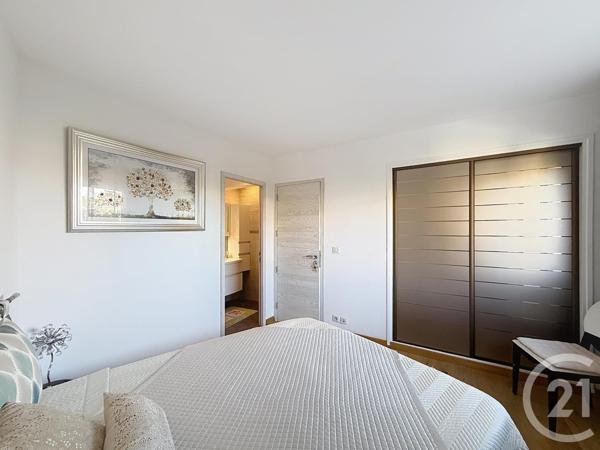 Appartement T4 à vendre  4 pièces - 89,69 m2 FREJUS - 83