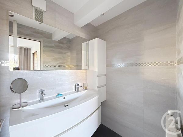 Appartement T4 à vendre  4 pièces - 89,69 m2 FREJUS - 83