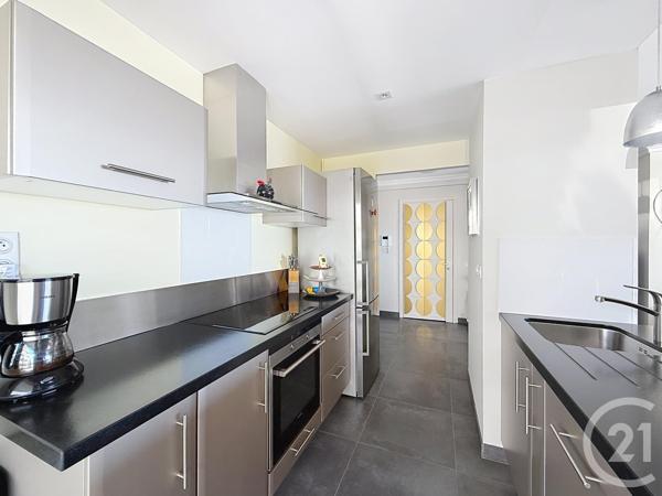 Appartement T4 à vendre  4 pièces - 89,69 m2 FREJUS - 83