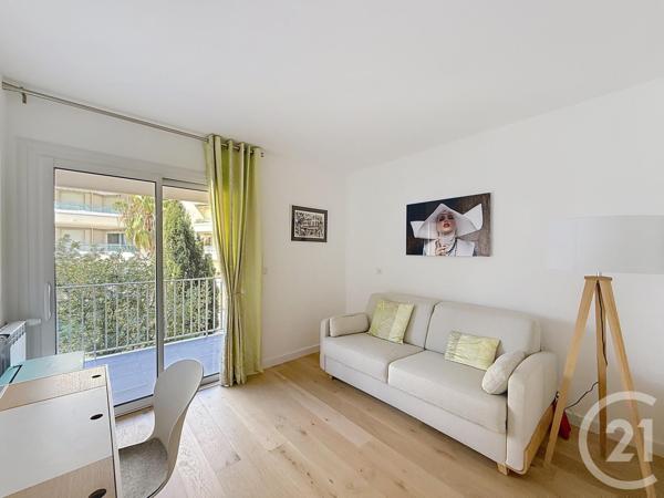 Appartement T4 à vendre  4 pièces - 89,69 m2 FREJUS - 83