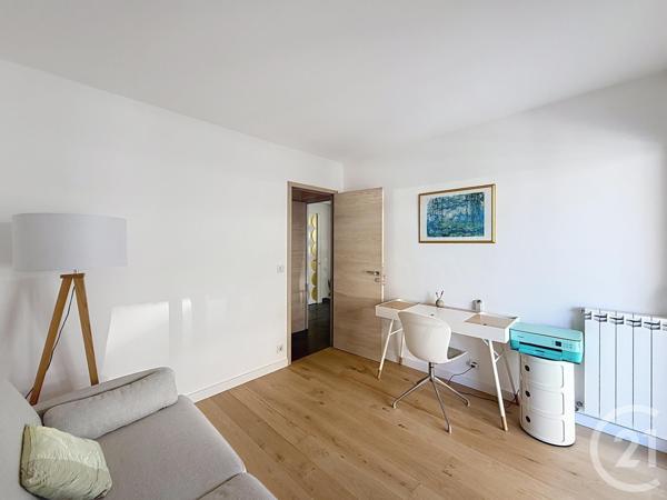Appartement T4 à vendre  4 pièces - 89,69 m2 FREJUS - 83