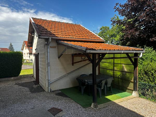 GIRONCOURT SUR VRAINE - Maison familiale d'environ 120 m² sur terrain clos de 644 m²