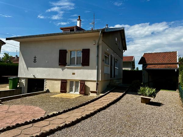 GIRONCOURT SUR VRAINE - Maison familiale d'environ 120 m² sur terrain clos de 644 m²