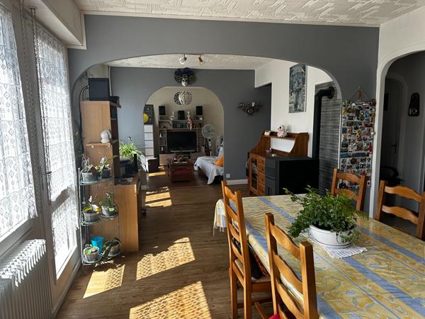 GIRONCOURT SUR VRAINE - Maison familiale d'environ 120 m² sur terrain clos de 644 m²