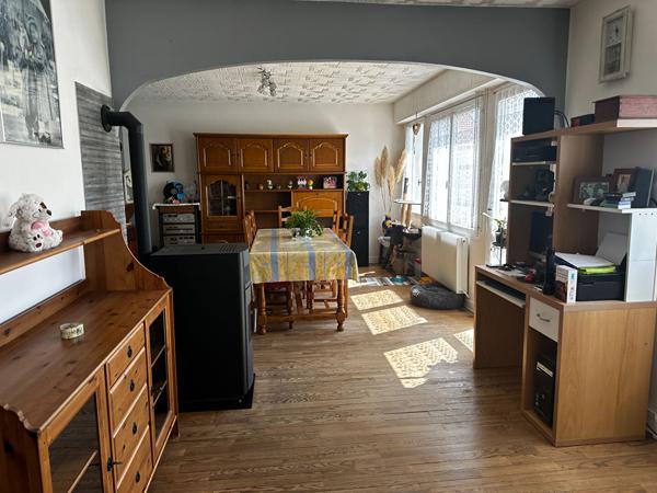 GIRONCOURT SUR VRAINE - Maison familiale d'environ 120 m² sur terrain clos de 644 m²